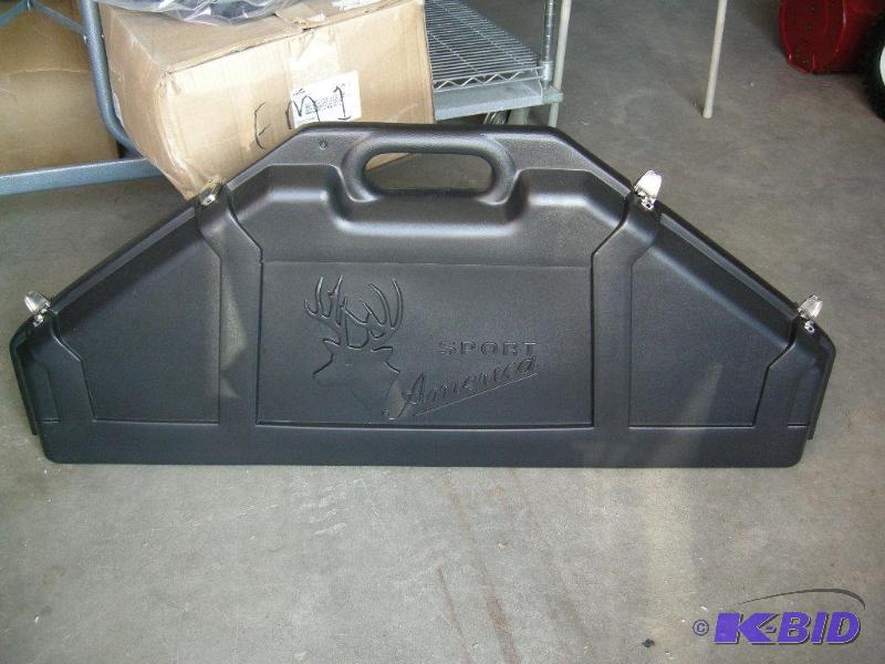 lot 37 image: Sport America Bow Case
