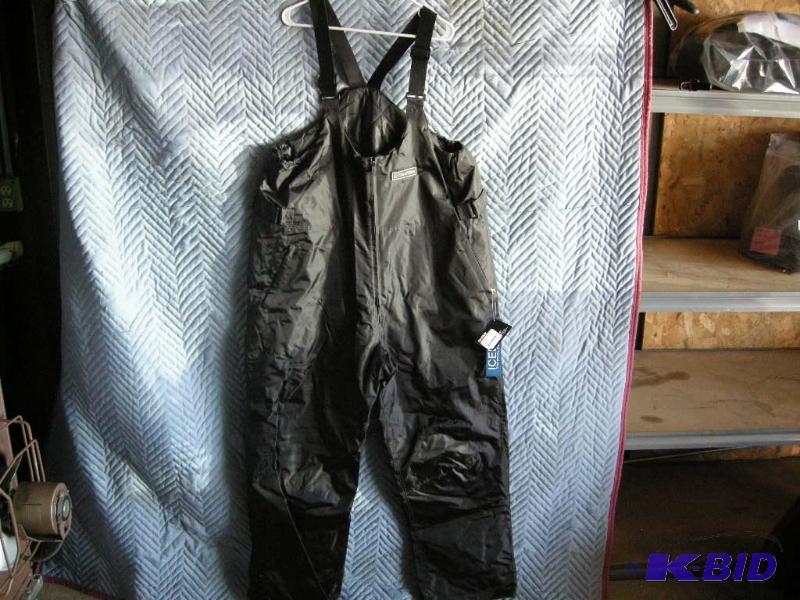 lot 40 image: SledMate Iceforce Bib overalls