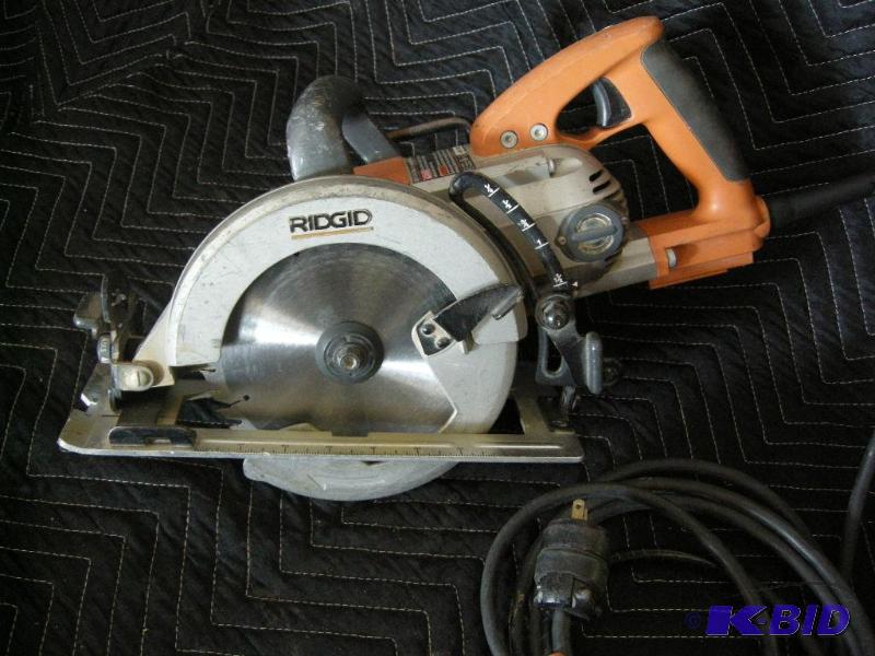lot 44 image: Ridgid Wormdrive saw