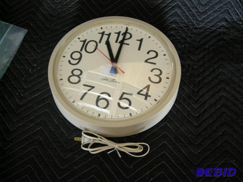 lot 47 image: Seth Thomas Clock