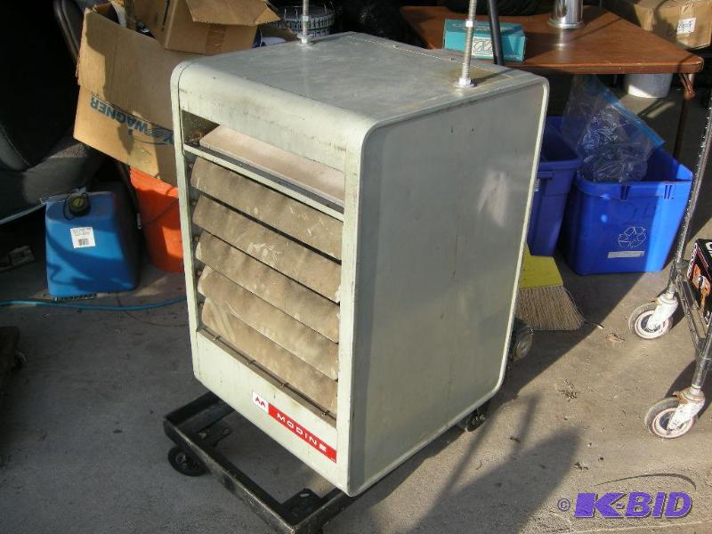 lot 5 image: Modine IndustrialCommercial furnace