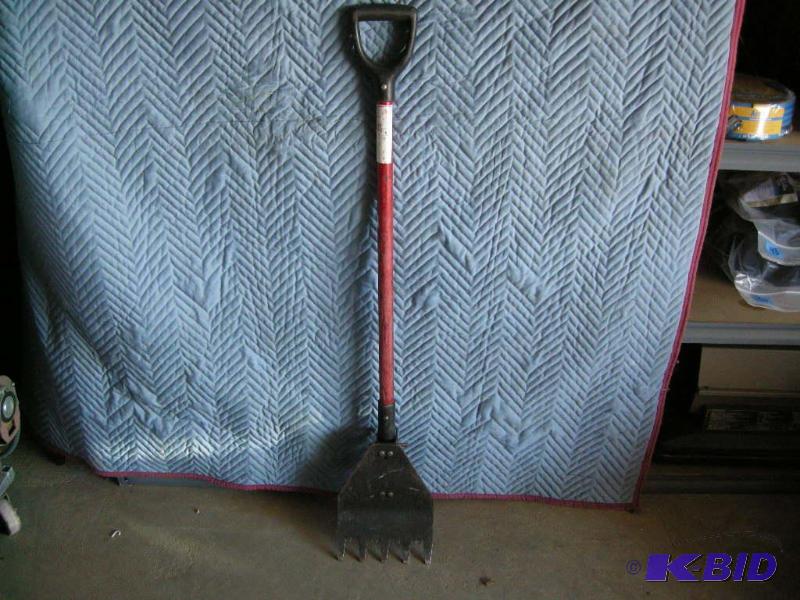 lot 54 image: Roofing shingle tool