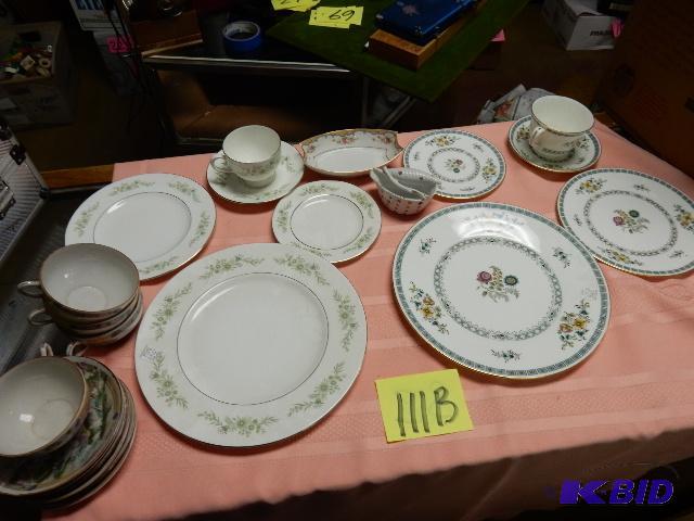 lot 111B image: Wedgewood Westby and MINTON, Avignon, 2 others