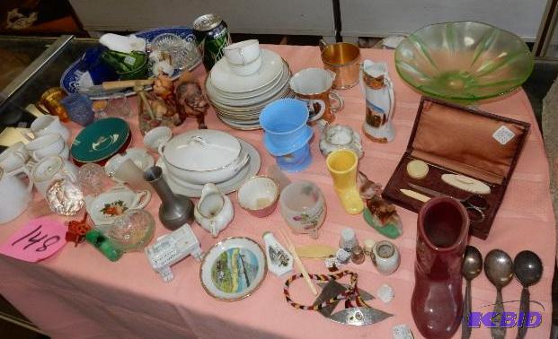 lot 148 image: Misc. Glass items as pictured