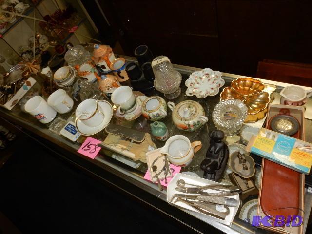 lot 158 image: Misc. Glassware and Collectibles