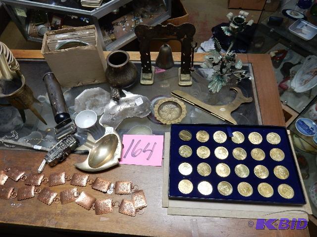 lot 164 image: Vintage Metal and Brass items as pictured