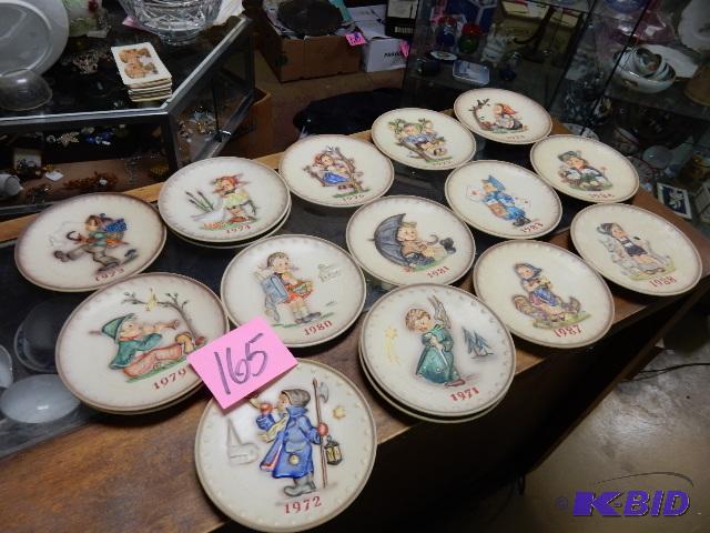 lot 165 image: Hummel Collector plates