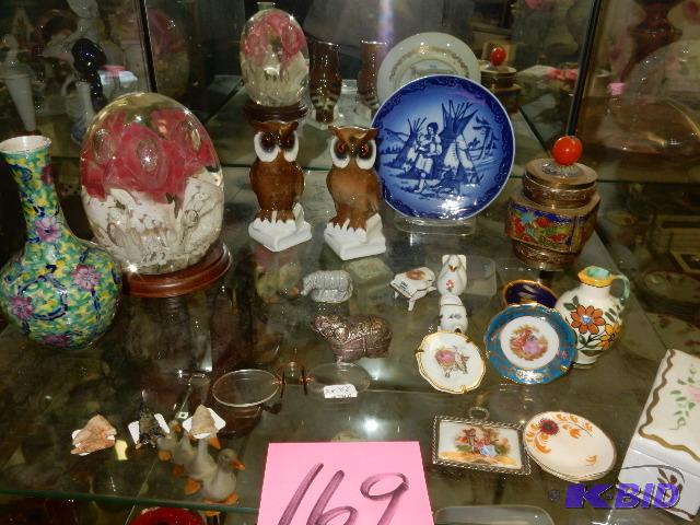 lot 169 image: Misc. Glass items as pictured