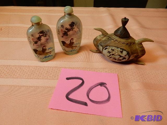 lot 20 image: Snuff Boxes