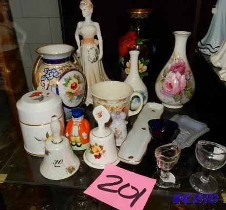 lot 201 image: Misc. China Vases as pictured