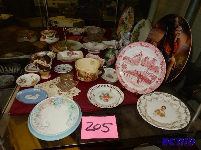 lot 205 image: Misc. Glassware as pictured