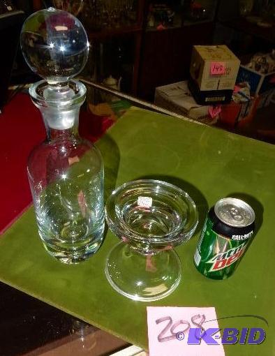 lot 208 image: BEAUTIFUL Glass decanter and stand