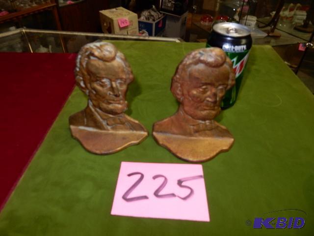 lot 225 image: 2 Abraham Lincoln Brass Plated book ends