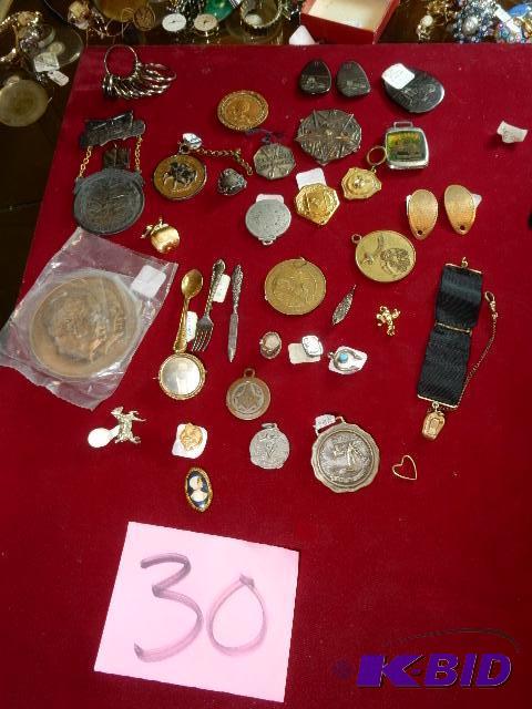 lot 30 image: Old promotional and military pins and others