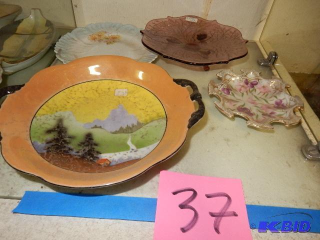 lot 37 image: Miscellaneous Glassware as pictured