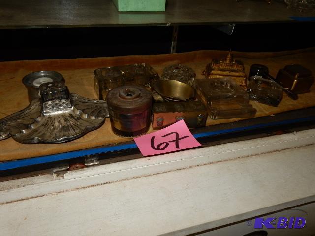 lot 67 image: Glass and Brass Accessory items