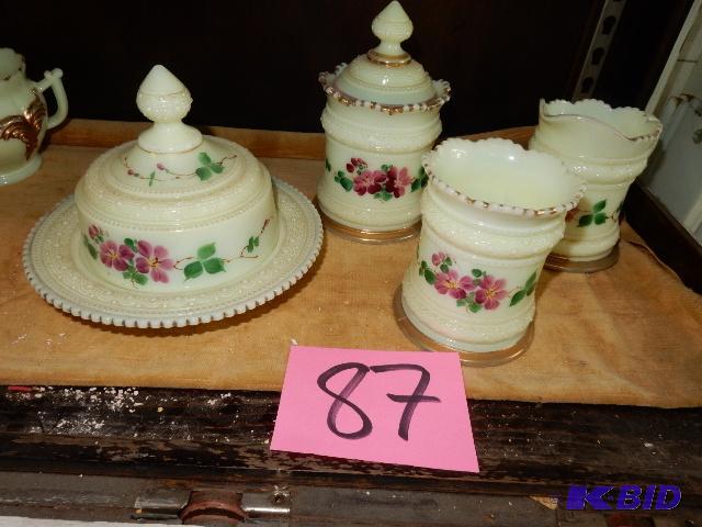 lot 87 image: CUSTARD GLASS