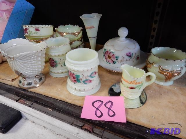 lot 88 image: CUSTARD GLASS