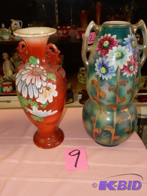 lot 9 image: 2 Asian Theme Vases