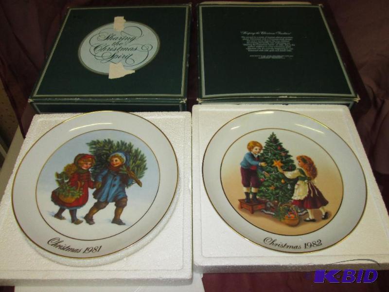 Avon Christmas plates, 1981 1982...