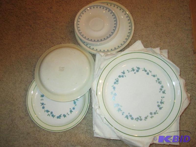 Lot of 13 large Corelle plates and smaller Co...