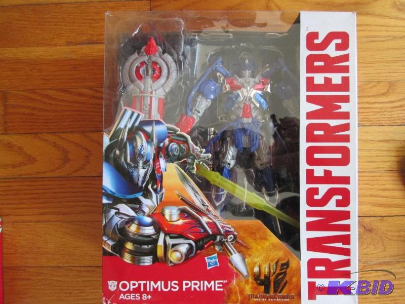 lot 30 image: Transformers Optimus Prime...