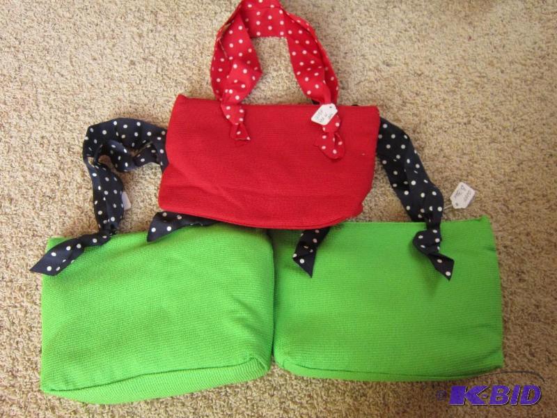 New purses, great for resale profits, lot of ...
