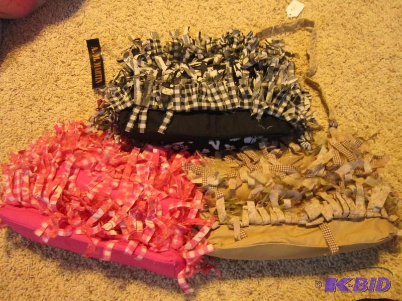 New purses, great for resale profits, lot of ...