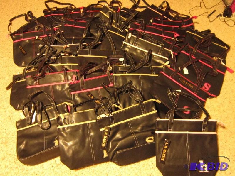 Large lot of purses, great for resale Each o...
