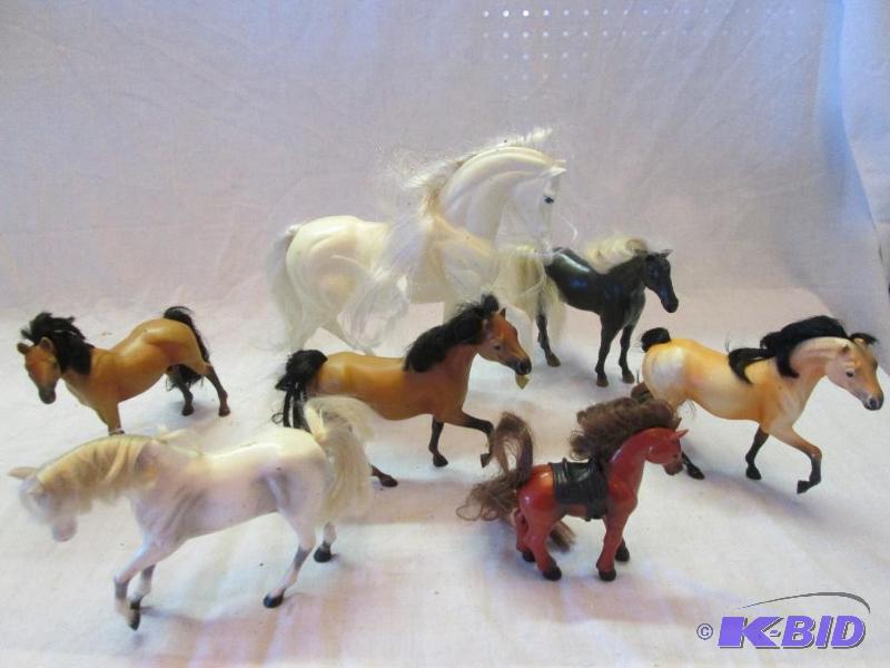 mixed lot of horse figurines...