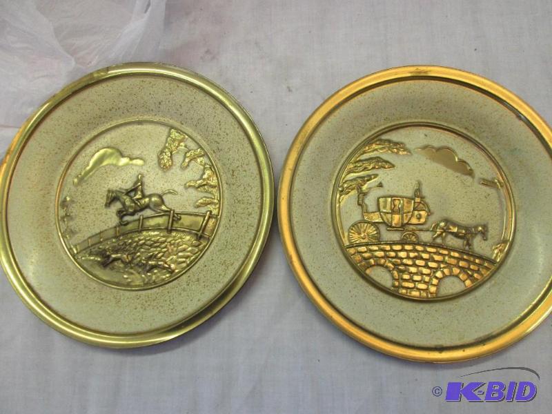gold color metal decorative plates...