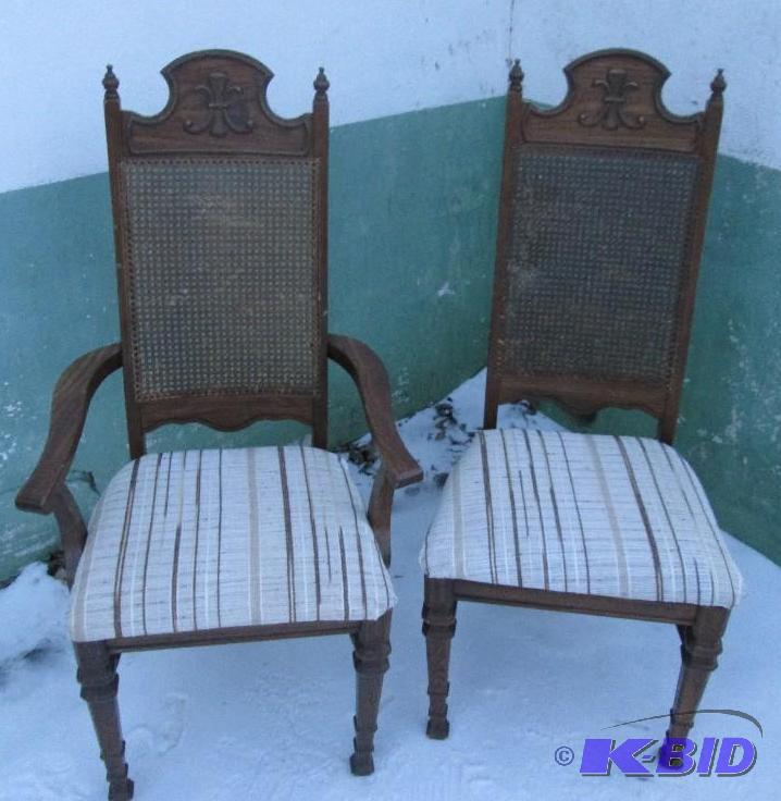 2 nice chairs with solid wood frame, woven me...