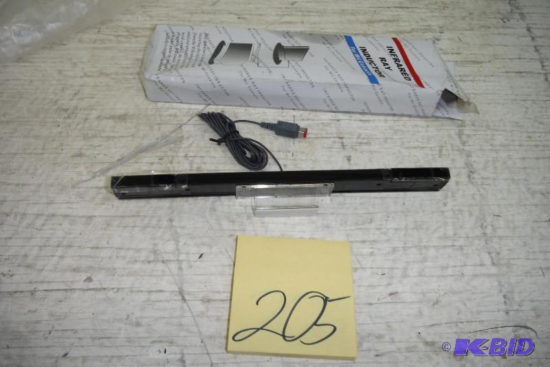 lot 205 image: Wired Infrared Ray Inductor Sensor Bar for Nintendo Wii