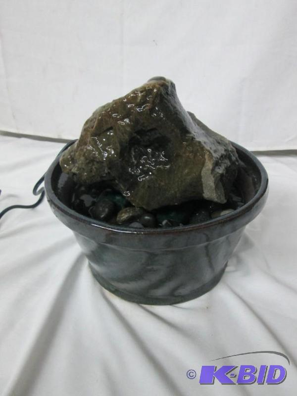 lot 16 image: Boulder Fountain