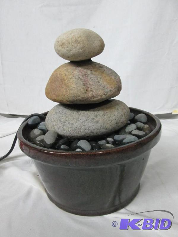 lot 17 image: Boulder Fountain