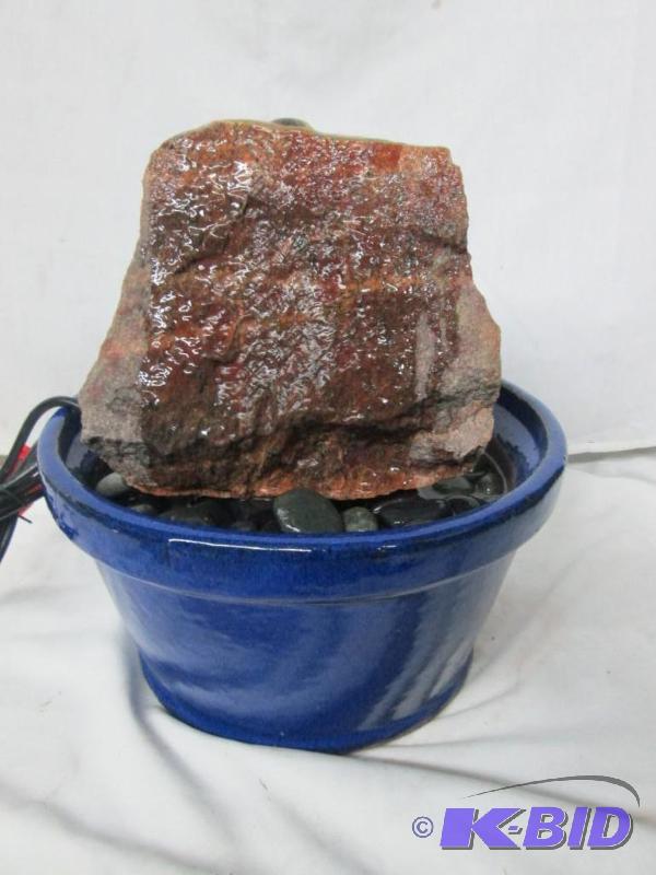 lot 18 image: Boulder Fountain