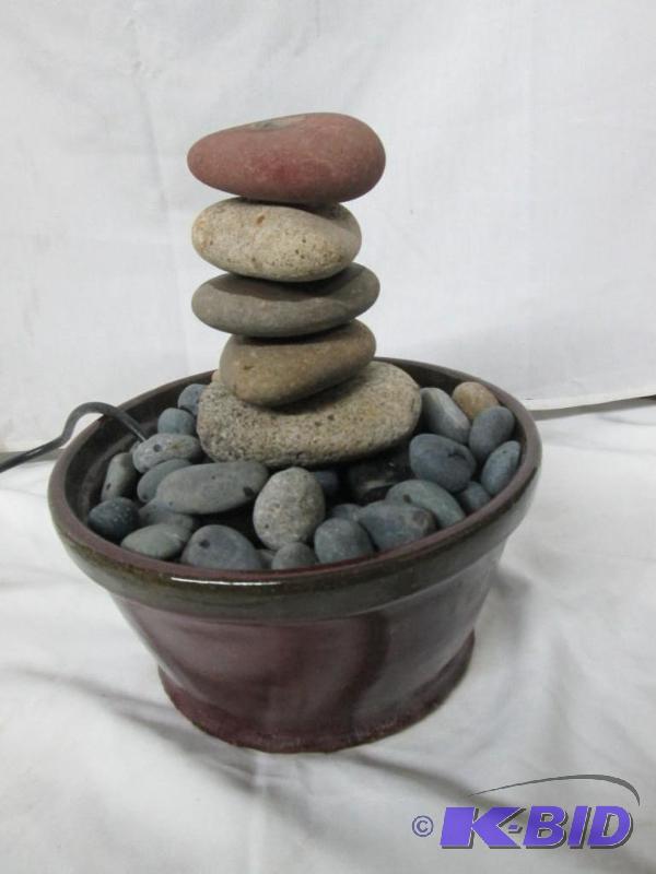 lot 19 image: Boulder Fountain