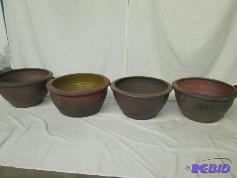 lot 25 image: 4 Ironstone Bowl Planters