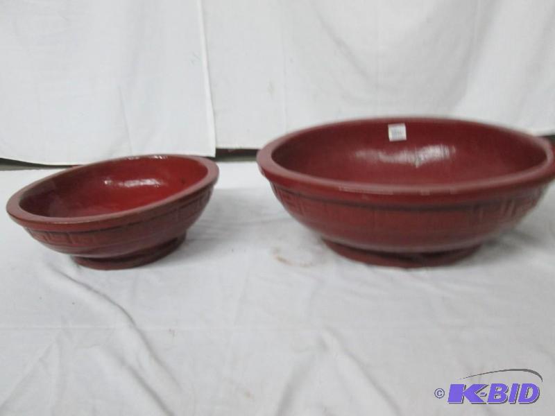 lot 26 image: Set of Wide Rim Glazed Bowls