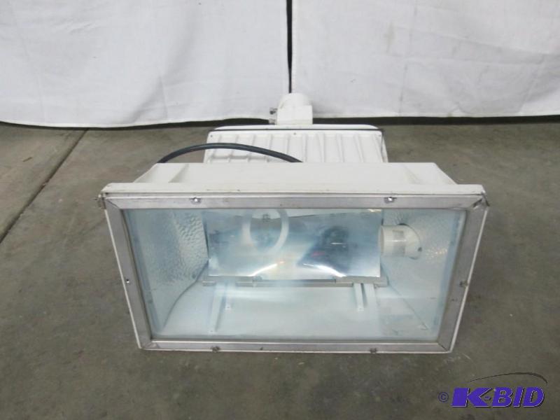lot 31 image: Industrial Light Fixture
