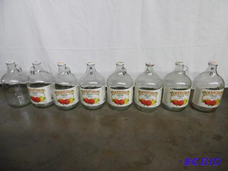 lot 42 image: 8 - 1-Gallon Glass Jugs