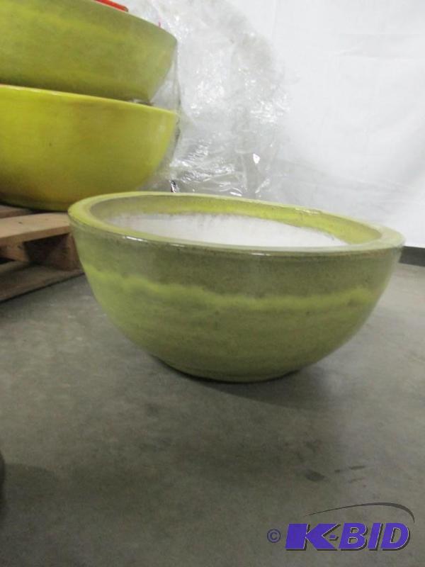 lot 6 image: Pallet of Viet Basic Garden Bowls
