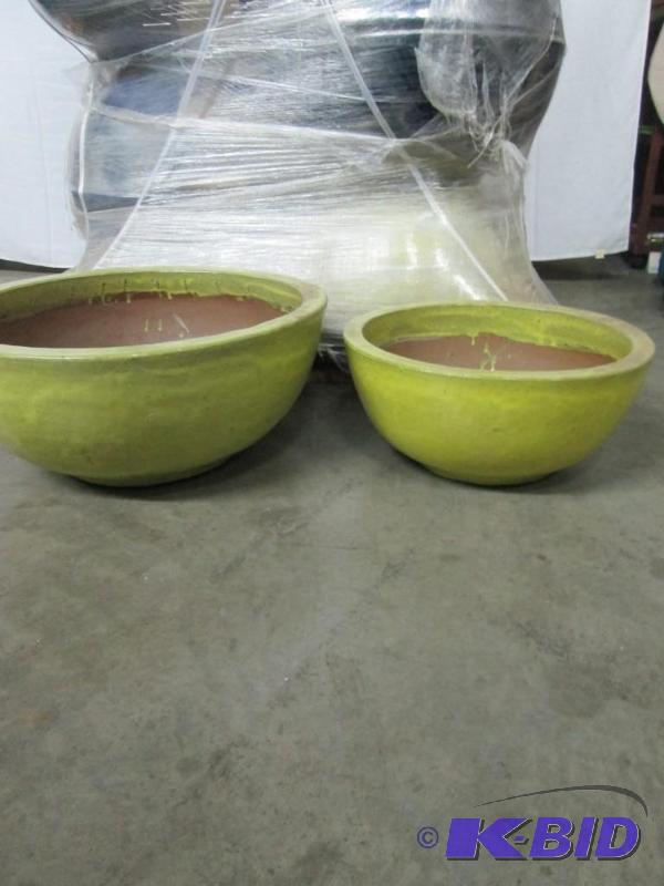lot 7 image: Pallet of Viet Basic Garden Bowls