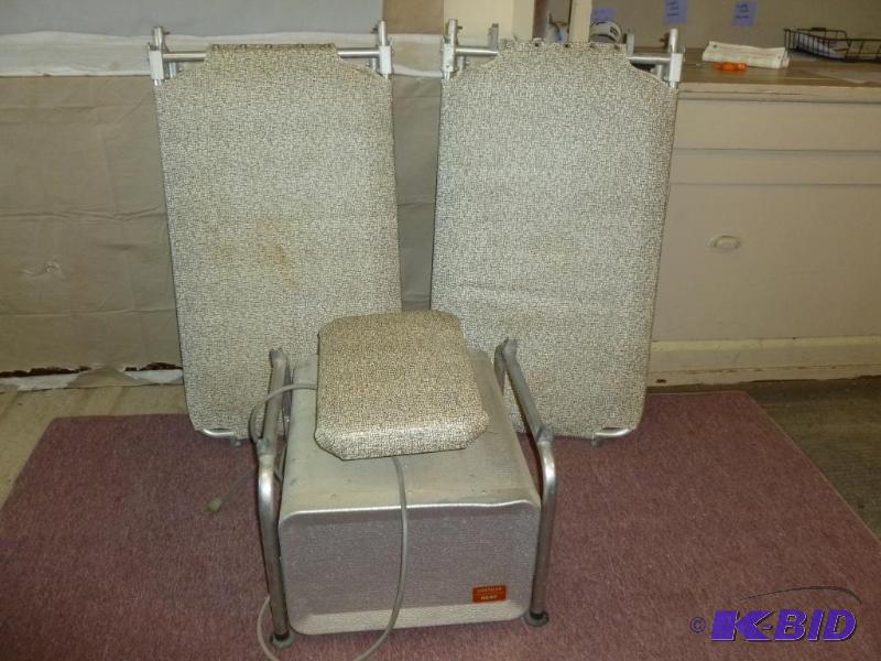 lot 4 image: Vintage Posture Rest wellness&nbspmachine, g...