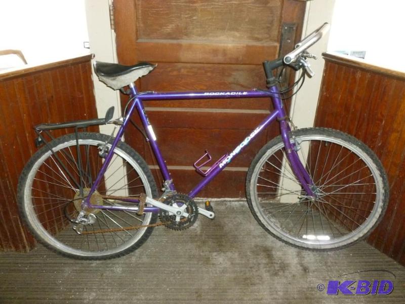 lot 74 image: Mongoose Rockadile mens 24.5" - multi s...