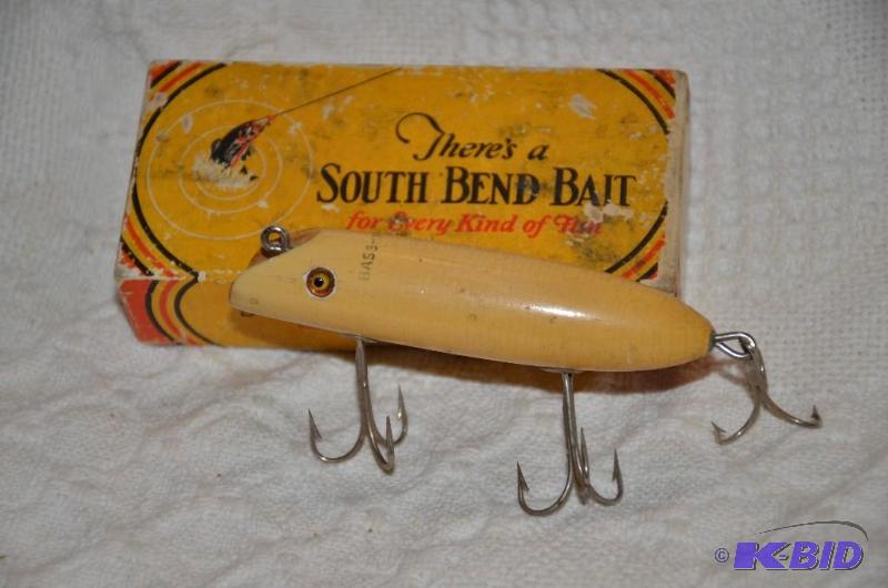 lot 10 image: Antiquw South Bend Bass-Oreno Glass Eye Wood ...