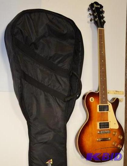 lot 17 image: Ibanezz A780158 Japan with soft case...