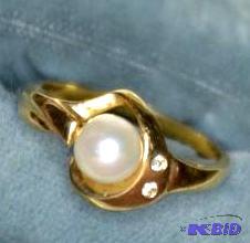 lot 65 image: 14k GOLD, Diamond & Pearl ring-absolutely...