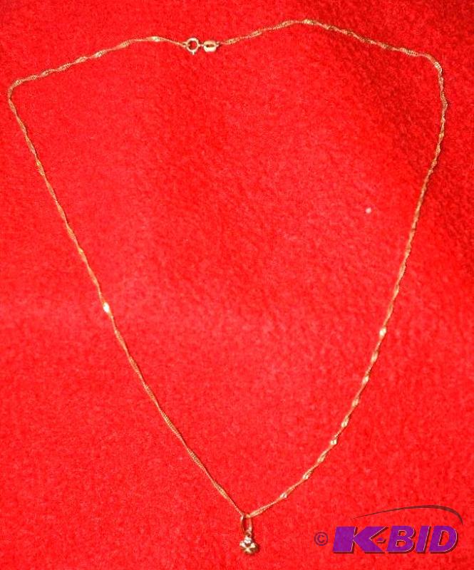 lot 80 image: 18k GOLD 4 leaf Clover necklace marked 750 wh...