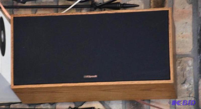 lot 84 image: Vintage Klipsch&nbspKG 2.2 Oak Oil two way b...